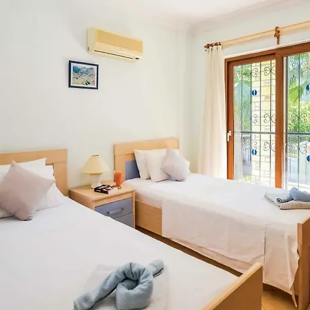 Sleeps 4 Air Con Wifi Okcular