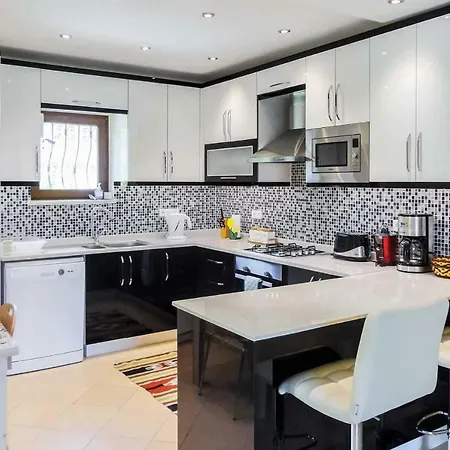 Sleeps 4 Air Con Wifi * Okcular